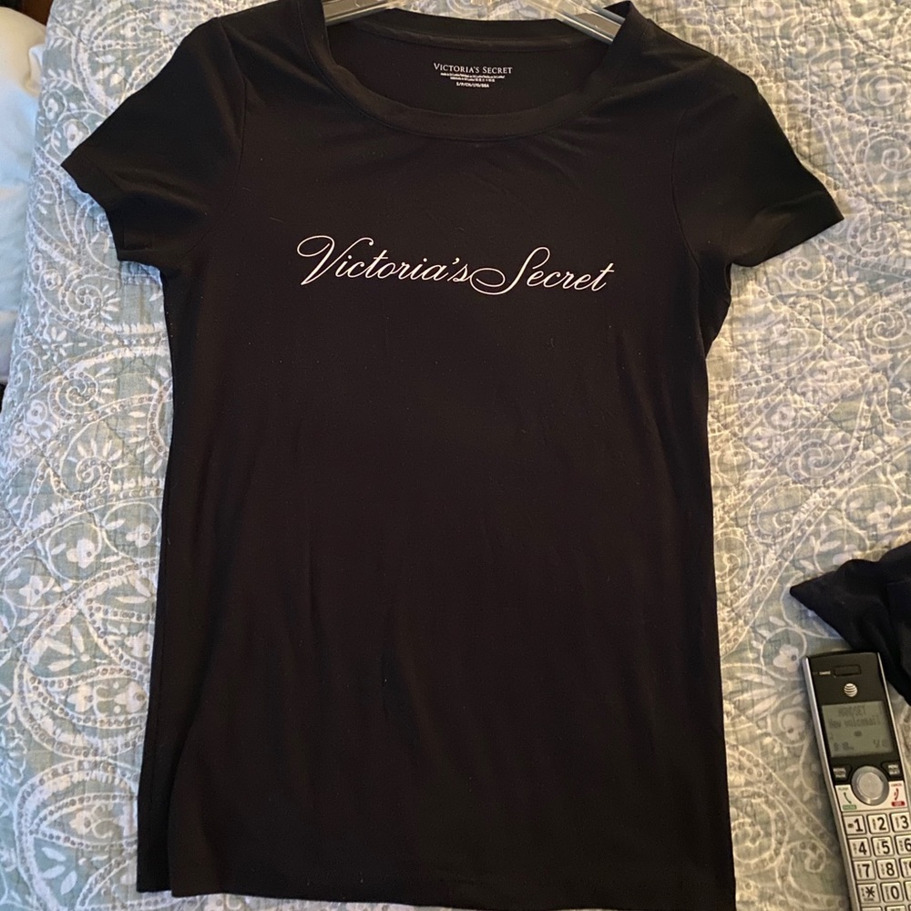 VICTORIA’S SECRET T-Shirt